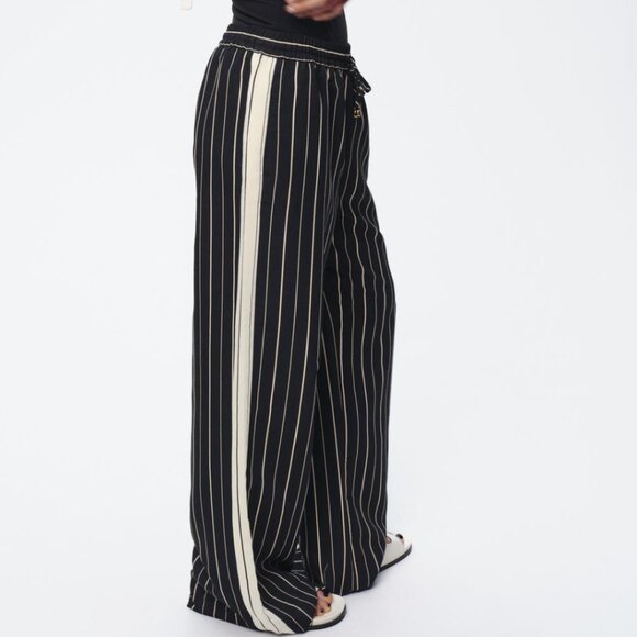 ZARA SIDE STRIPE DRAWSTRING WIDE LEG PANTS Dark Blue Cream Size Medium - Picture 1 of 10